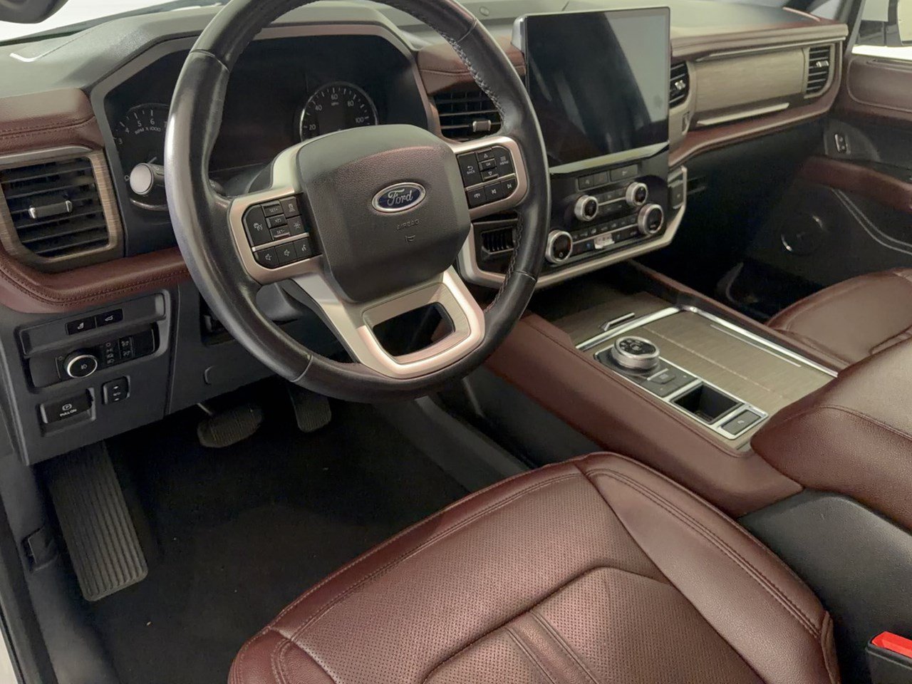 Used 2024 Ford Expedition Max Limited RWD image 4
