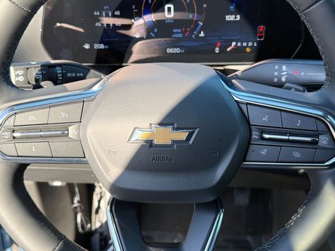 Used 2025 Chevrolet Equinox LT FWD image 19