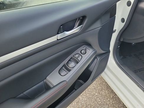 New 2026 Nissan Altima 2.5 SR FWD image 6