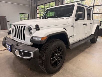 Used 2023 Jeep Gladiator Sport