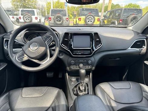 Certified 2019 Jeep Cherokee Limited w/ Luxury Group AWD/4WD image 12