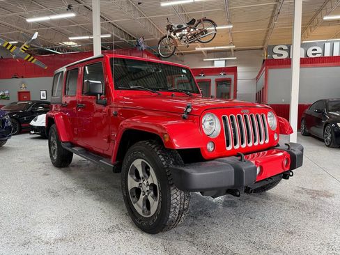 Used 2016 Jeep Wrangler Unlimited Sahara w/ Dual Top Group image 7