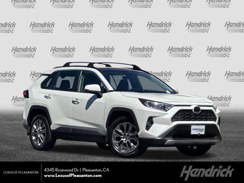 Used 2020 Toyota RAV4 Limited FWD image 1