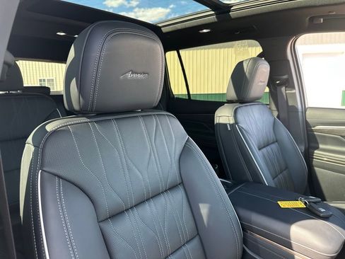 Used 2025 Buick Enclave Avenir w/ Super Cruise Package image 32
