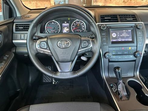 Used 2016 Toyota Camry SE FWD image 14