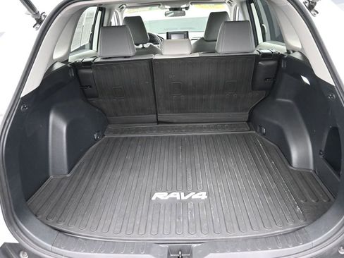 Used 2022 Toyota RAV4 XLE Premium AWD/4WD image 19