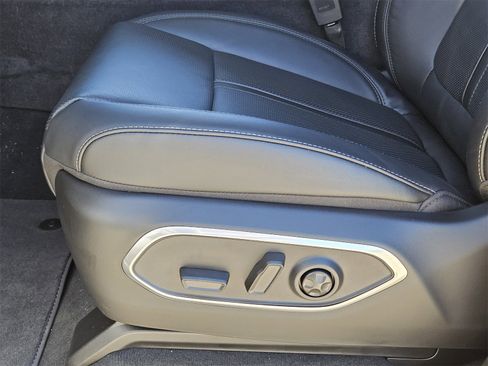 New 2025 Jeep Wagoneer 4X4 w/ Convenience Group I image 25