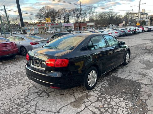 Used 2014 Volkswagen Jetta S image 5