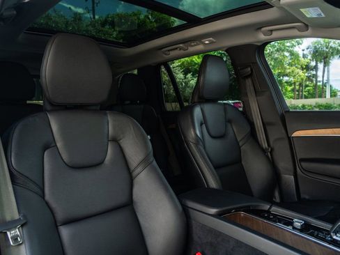 Used 2023 Volvo XC90 B6 Plus w/ Protection Package Premier image 27