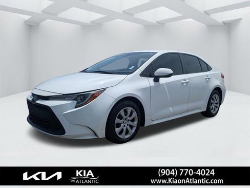 Used 2020 Toyota Corolla LE FWD image 7