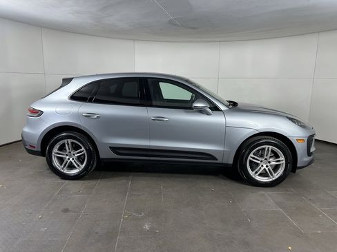 Certified 2025 Porsche Macan image 8