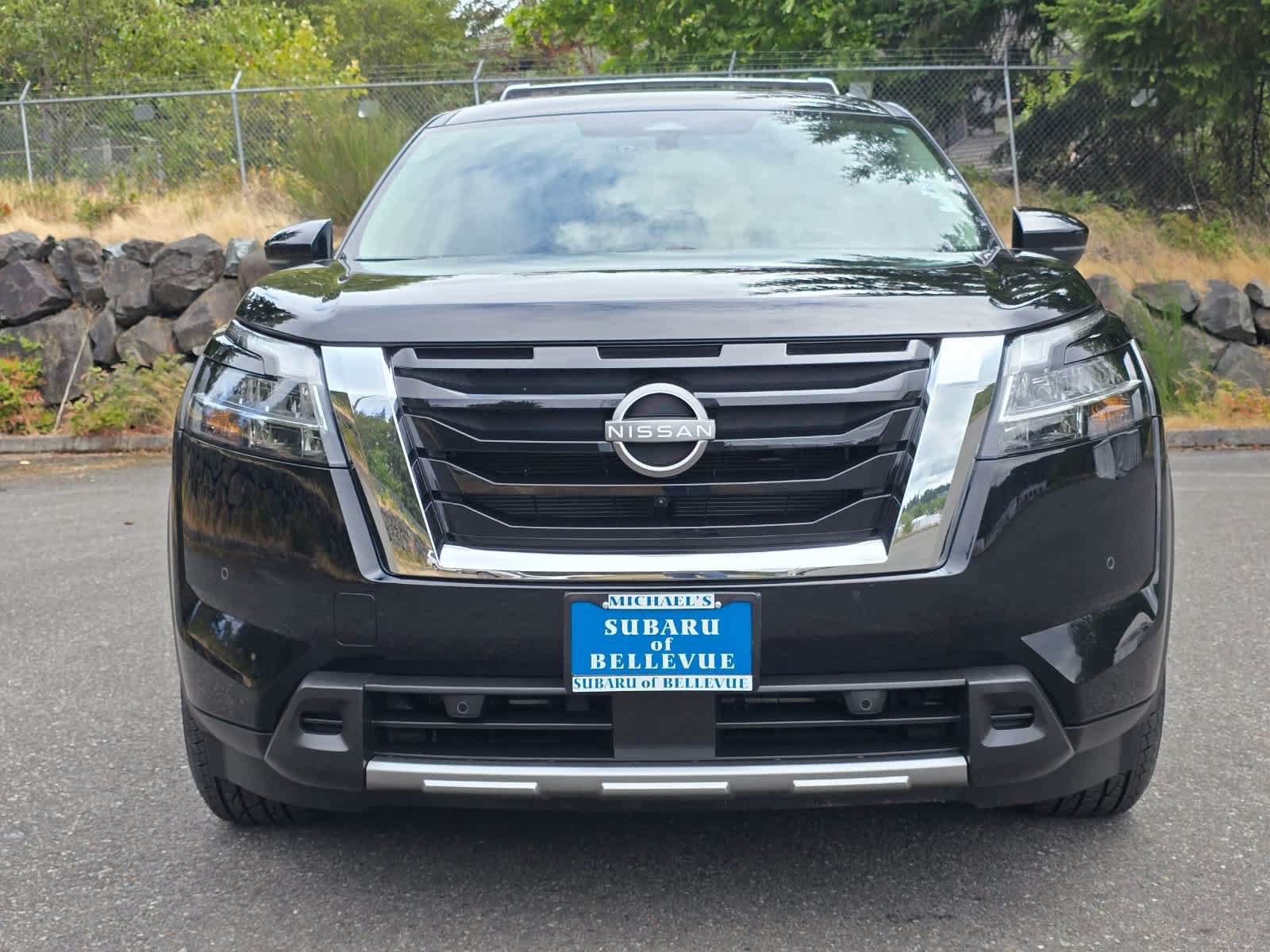 Used 2023 Nissan Pathfinder SL AWD/4WD image 5