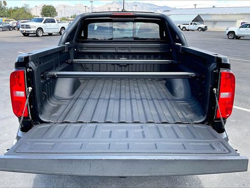 Used 2017 Chevrolet Colorado Z71 w/ Z71 Midnight Edition AWD/4WD image 29