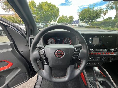 Used 2026 Nissan Frontier PRO-4X AWD/4WD image 29