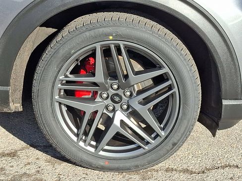 Certified 2025 Ford Explorer ST image 8