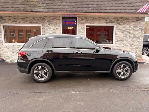 Used 2022 Mercedes-Benz GLC 300 4MATIC w/ Driver Assistance Package image 4