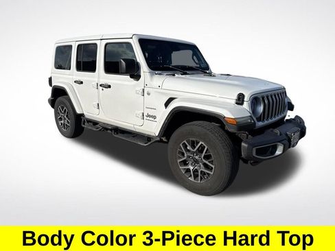 Used 2024 Jeep Wrangler Unlimited Sahara AWD/4WD image 4