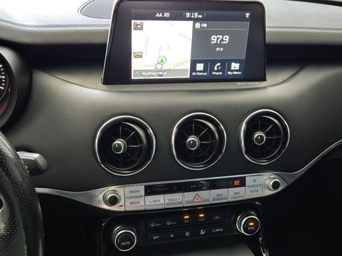 Used 2019 Kia Stinger GT2 image 23