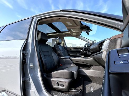 Used 2023 Nissan Rogue Platinum w/ Platinum Premium Package AWD/4WD image 15