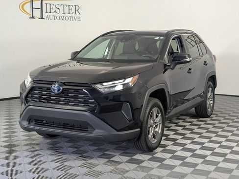 Used 2024 Toyota RAV4 XLE w/ Convenience Package AWD/4WD image 4
