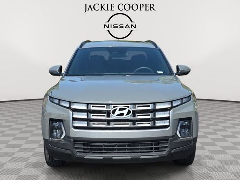 Used 2025 Hyundai Santa Cruz SEL FWD image 2