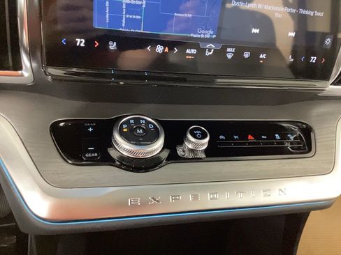 New 2025 Ford Expedition Max Platinum w/ Driver's Package image 31