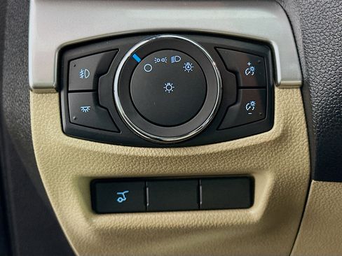 Used 2017 Ford Explorer XLT w/ Equipment Group 202A image 17