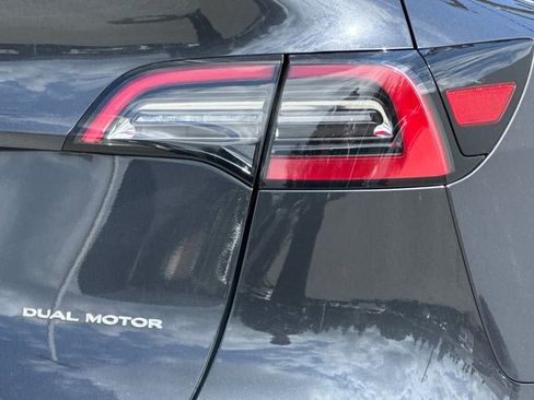 Used 2024 Tesla Model Y Long Range AWD/4WD image 26
