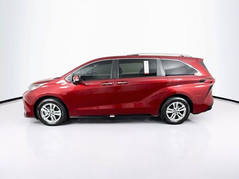 Used 2023 Toyota Sienna Limited FWD image 14