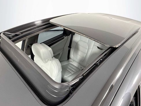 Used 2018 Porsche Macan Turbo image 23