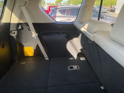 Used 2020 Lexus GX 460 Premium w/ Premium Package image 6