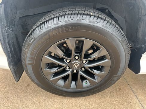 Used 2022 Lexus GX 460 Premium image 11