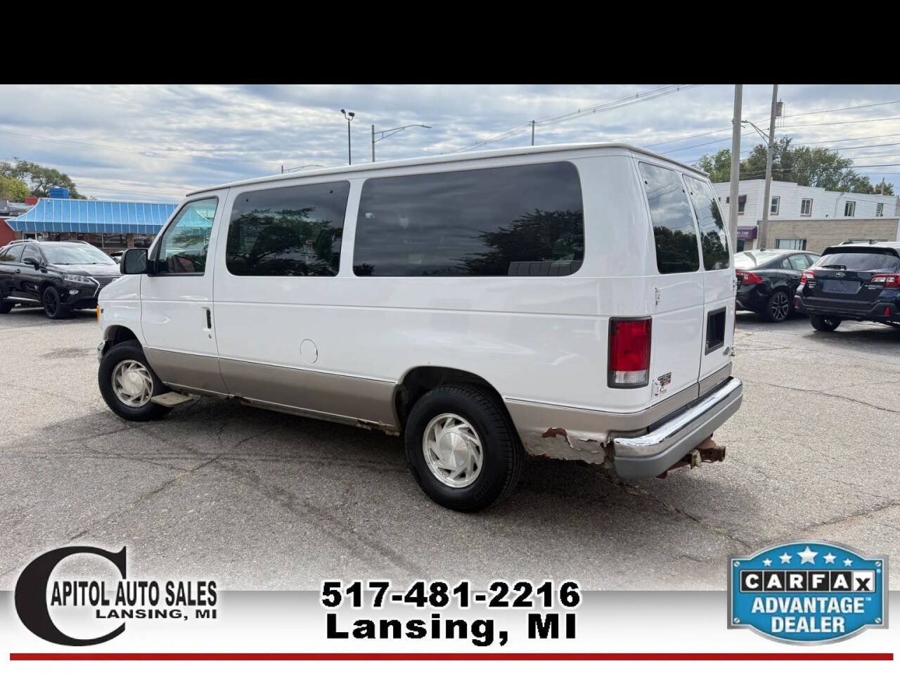 Used 2001 Ford E-150 and Econoline 150 Wagon RWD image 6