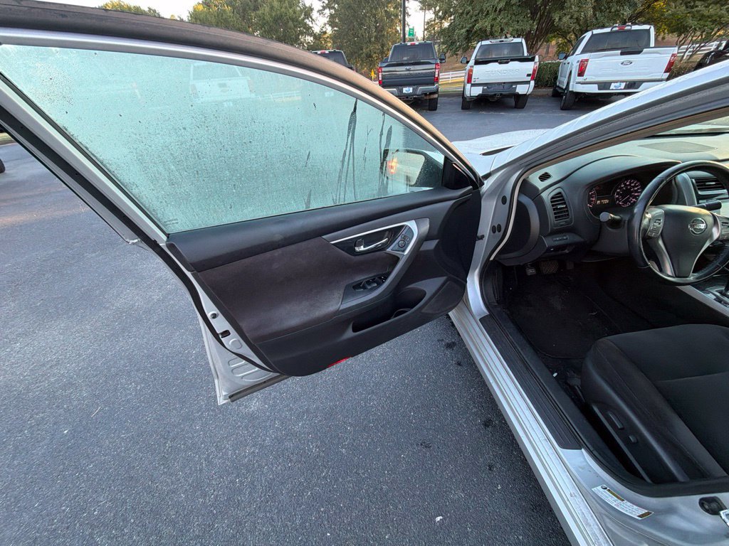 Used 2013 Nissan Altima 2.5 SV FWD image 8