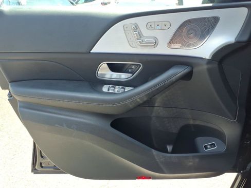 Used 2025 Mercedes-Benz GLS 450 4MATIC image 29