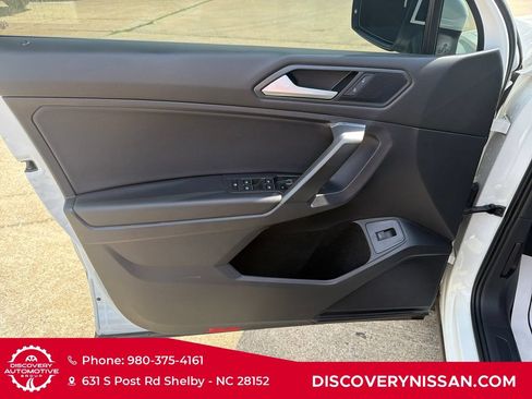 Used 2021 Volkswagen Tiguan SEL AWD/4WD image 10
