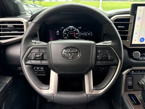 Used 2025 Toyota Tundra Limited AWD/4WD image 22