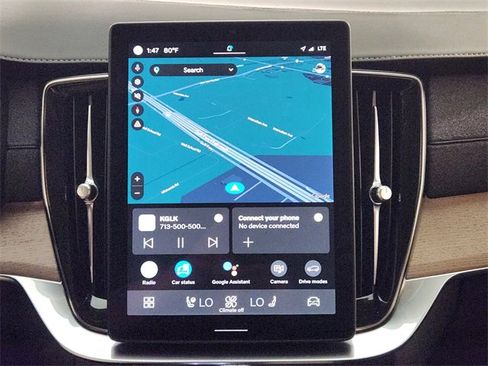 Used 2025 Volvo XC90 B5 Plus image 16