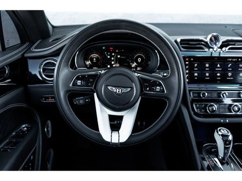Used 2024 Bentley Bentayga Extended Wheelbase image 24