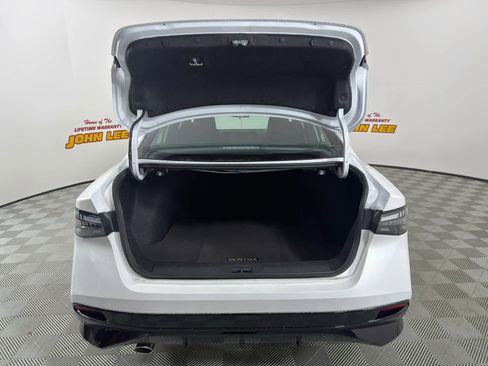 New 2026 Nissan Sentra SR w/ Floor Mat Package image 5