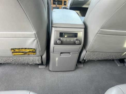 Used 2010 Toyota Highlander Limited image 42