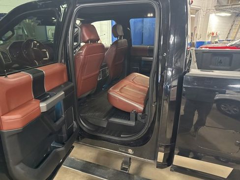 Used 2019 Ford F250 Platinum w/ Platinum Ultimate Package image 11