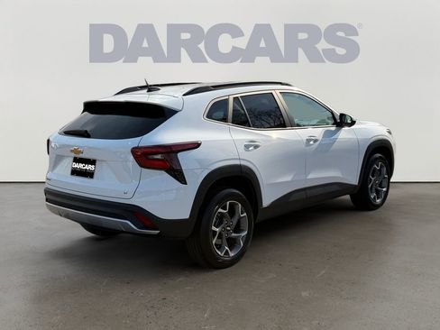 Used 2025 Chevrolet Trax LT w/ LT Convenience Package image 7