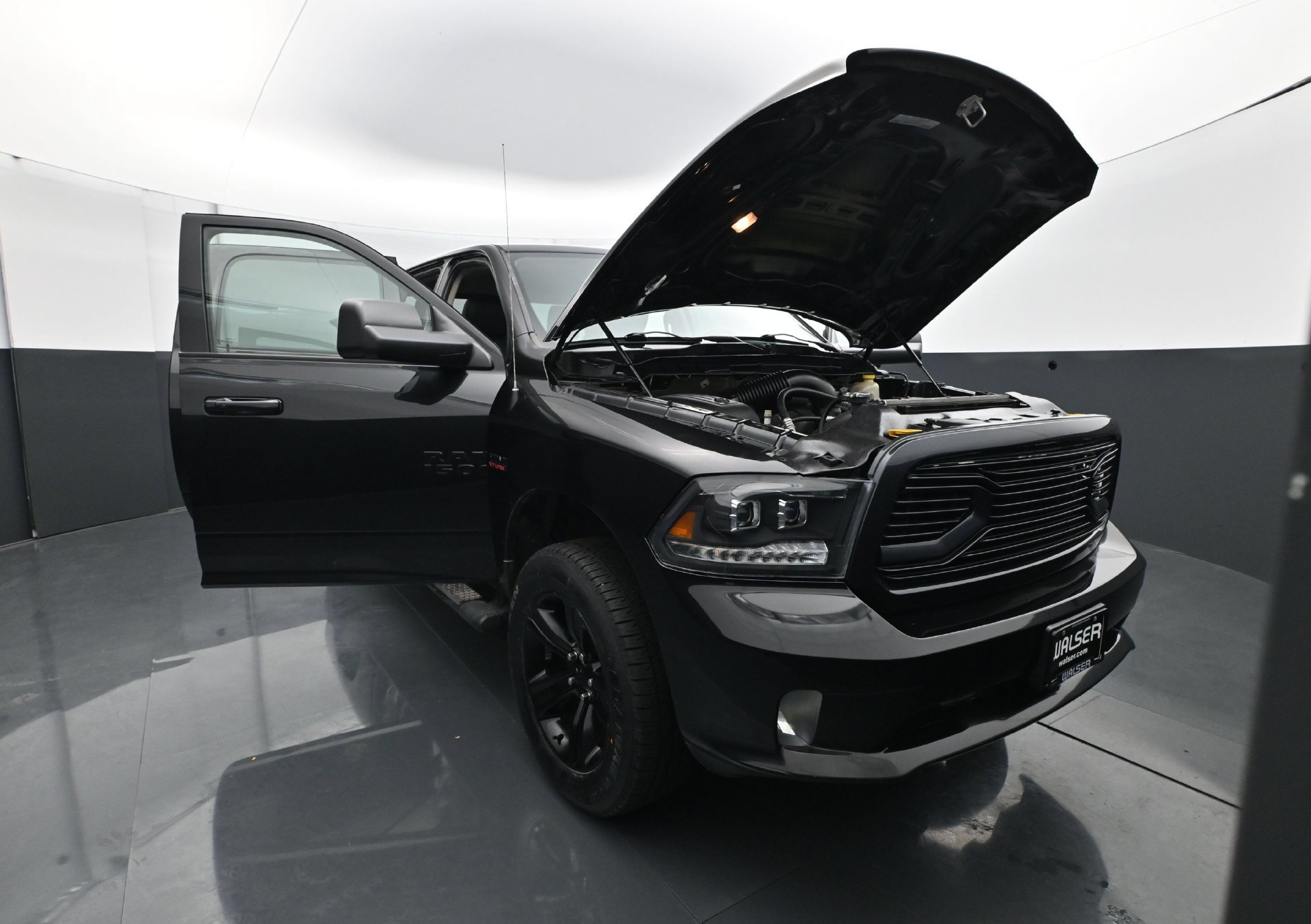 Used 2015 RAM 1500 Sport w/ Black Ram 1500 Sport Group AWD/4WD image 38