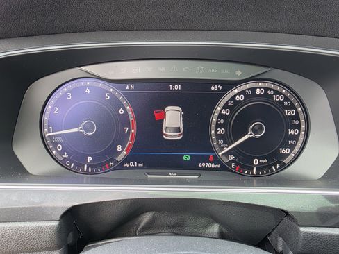 Used 2018 Volkswagen Tiguan SEL Premium image 30