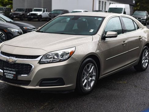 Used 2015 Chevrolet Malibu LT w/ Power Convenience Package image 4