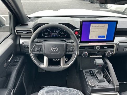 Used 2025 Toyota Tacoma TRD Sport image 7