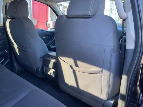 Used 2022 Nissan Frontier SV image 21