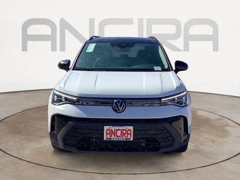 New 2026 Volkswagen Taos SE FWD image 3