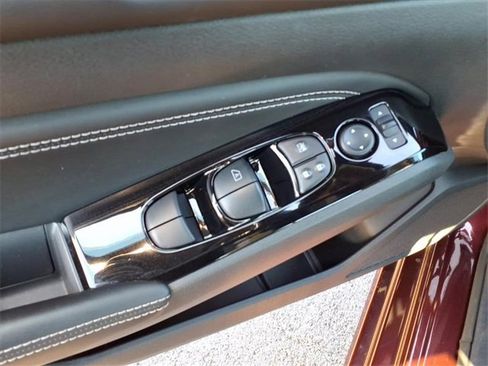 Used 2023 Nissan Altima 2.5 SV w/ SV Premium Package image 15